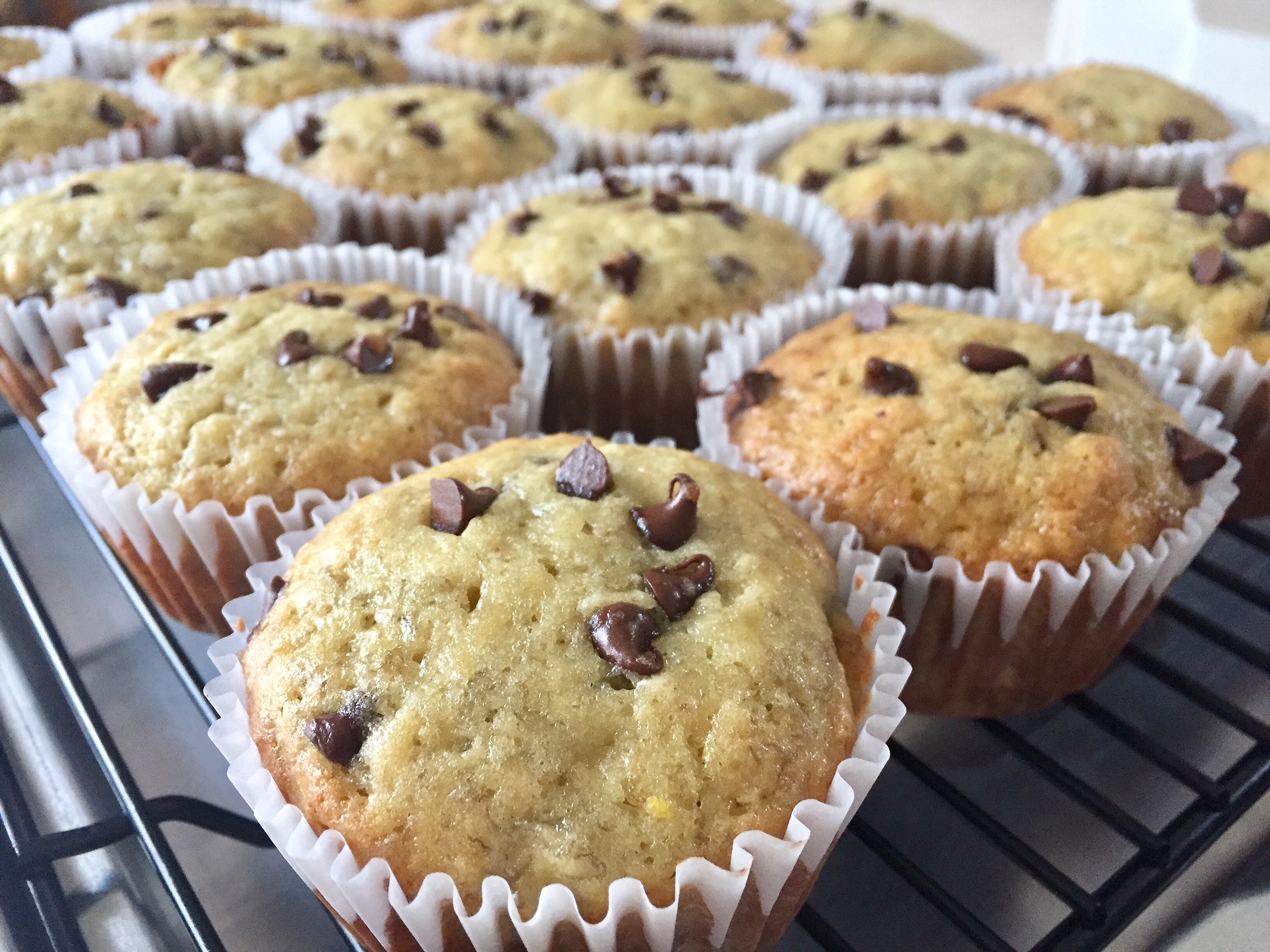 Easy Banana Bread Muffins - Easy Peasy Meals